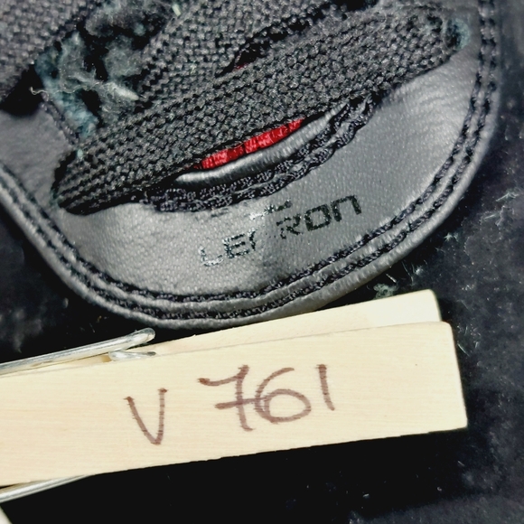 Nike Air Max 2010 Lebron VIII 8 Youth Bred Black Red OG Basketball Shoes V761 - Picture 13 of 13